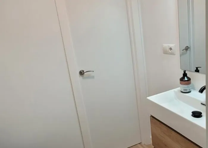 Apartamento Carihuela Renovado - Wifi 365 Mbps - Fire Stick Amazon - Playa A 50 Metros *