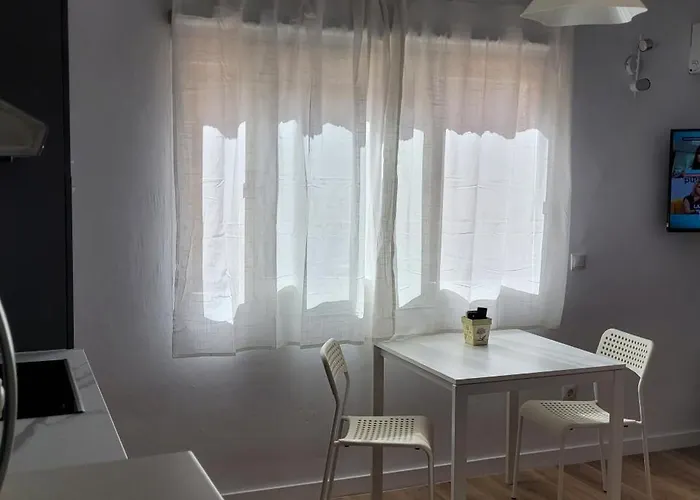 Carihuela Renovado - Wifi 365 Mbps - Fire Stick Amazon - Playa A 50 Metros * Torremolinos